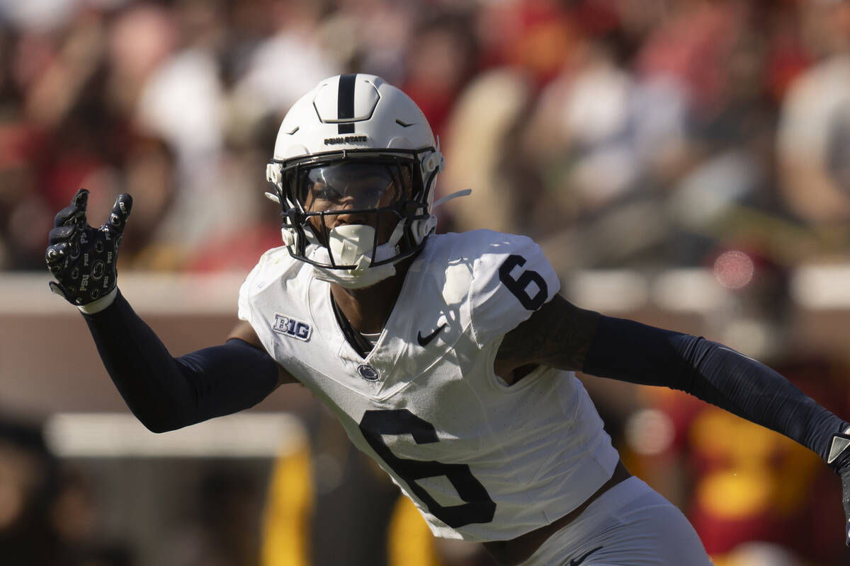 Penn State safety Zakee Wheatley (6) runs during an NCAA football game against Southern Califor ...