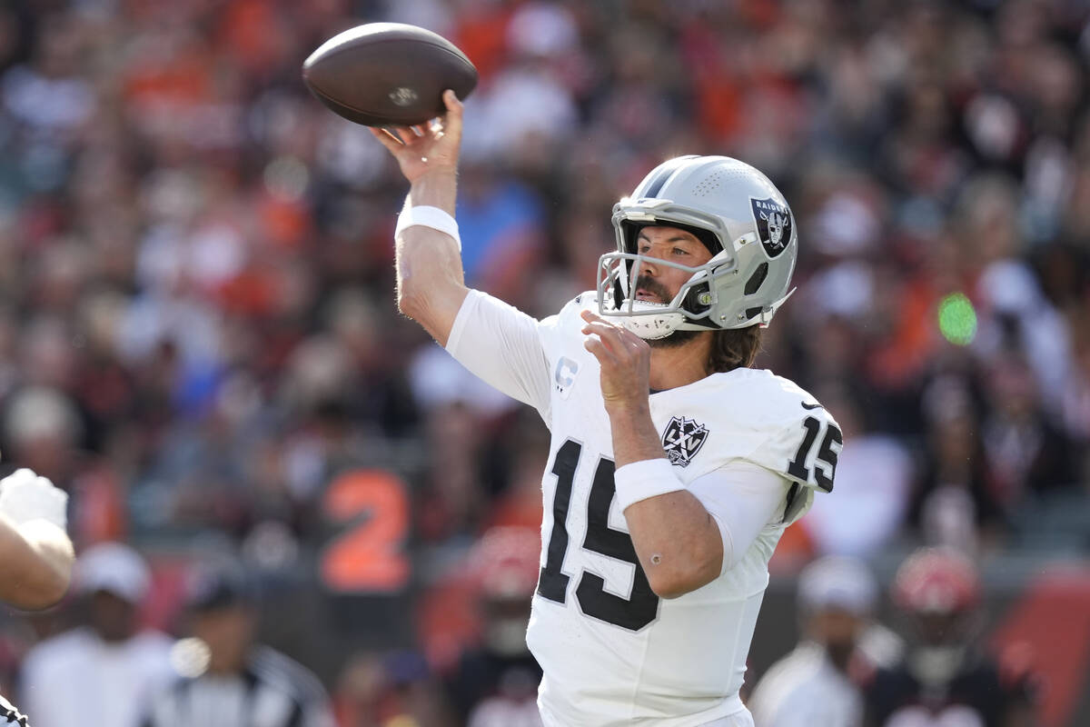 Las Vegas Raiders quarterback Gardner Minshew II (15) passes against the Cincinnati Bengals dur ...