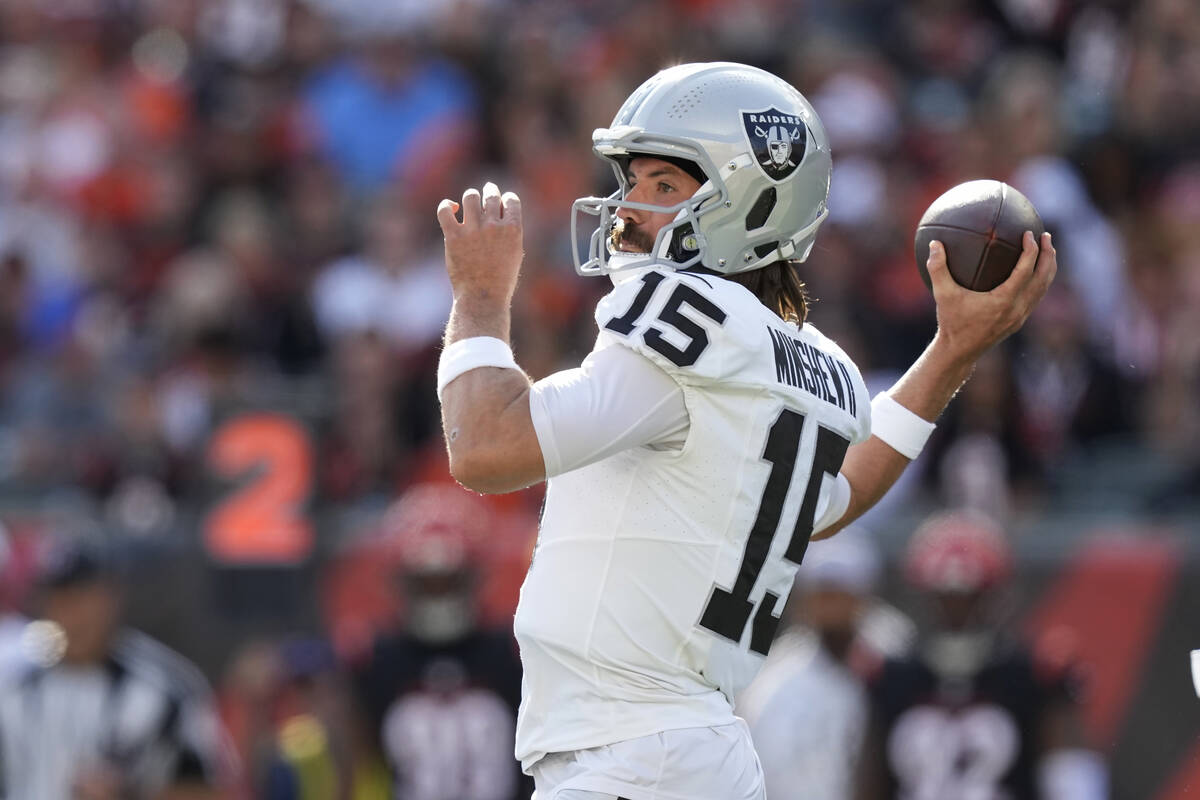 Las Vegas Raiders quarterback Gardner Minshew II (15) passes against the Cincinnati Bengals dur ...