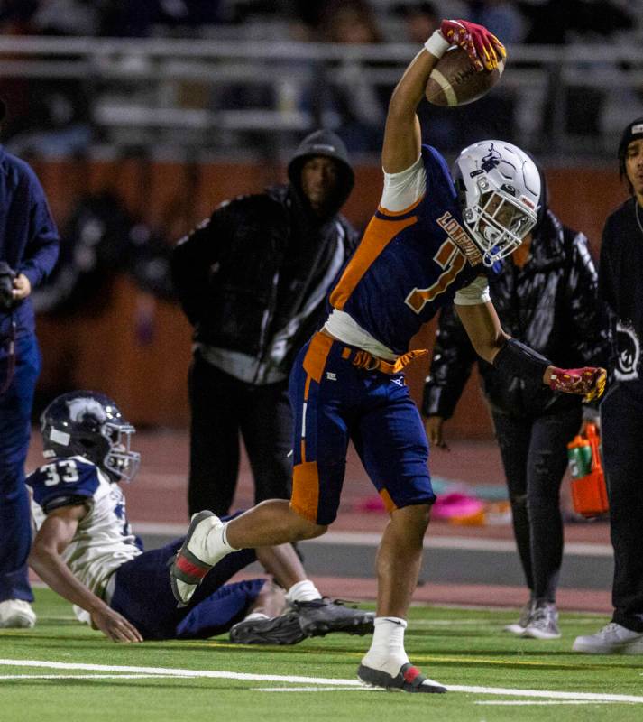 Legacy wide receiver Jordan Thompson-Woods (7) scampers along the sidelines against Shadow Ridg ...