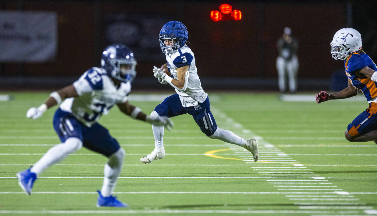 Shadow Ridge running back Ula Cox (3) sprints around the corner against Legacy during the secon ...