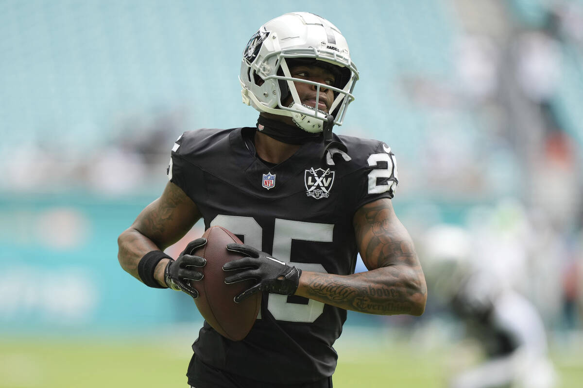 Las Vegas Raiders cornerback Decamerion Richardson (25) warms up before an NFL football game ag ...