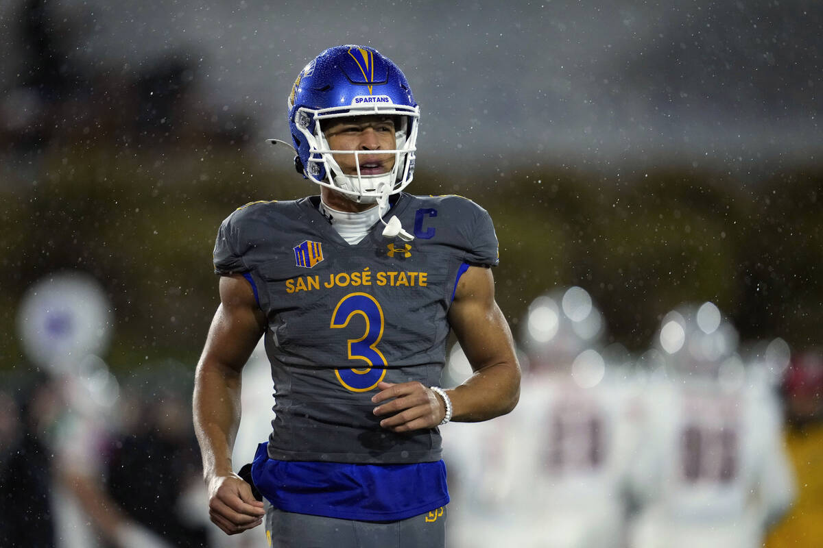 San Jose State wide receiver Nick Nash jogs to the sideline during the first half of an NCAA co ...