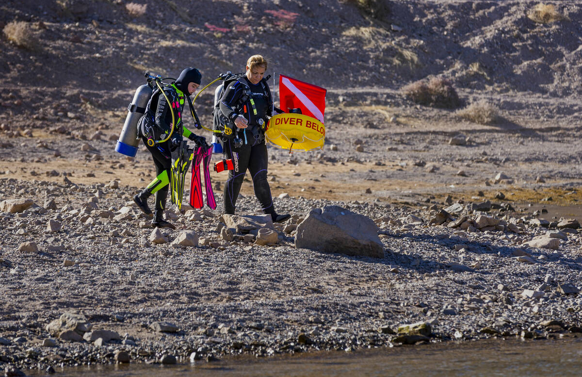 Sin City Scuba conducts an open water dive class in Kingman Wash at the Lake Mead National Recr ...