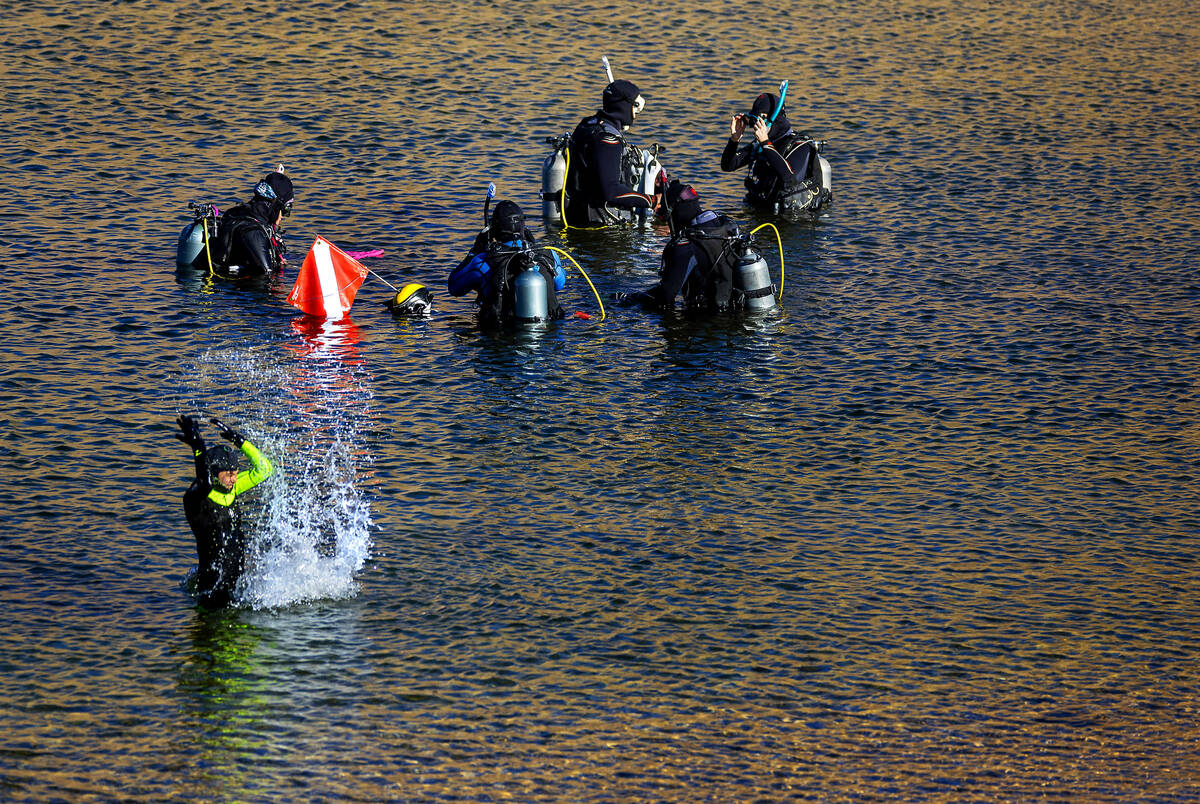 Sin City Scuba conducts an open water dive class in Kingman Wash at the Lake Mead National Recr ...