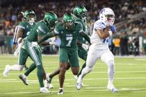 Memphis running back Greg Desrosiers Jr., right, takes a reception into the end zone against Tu ...