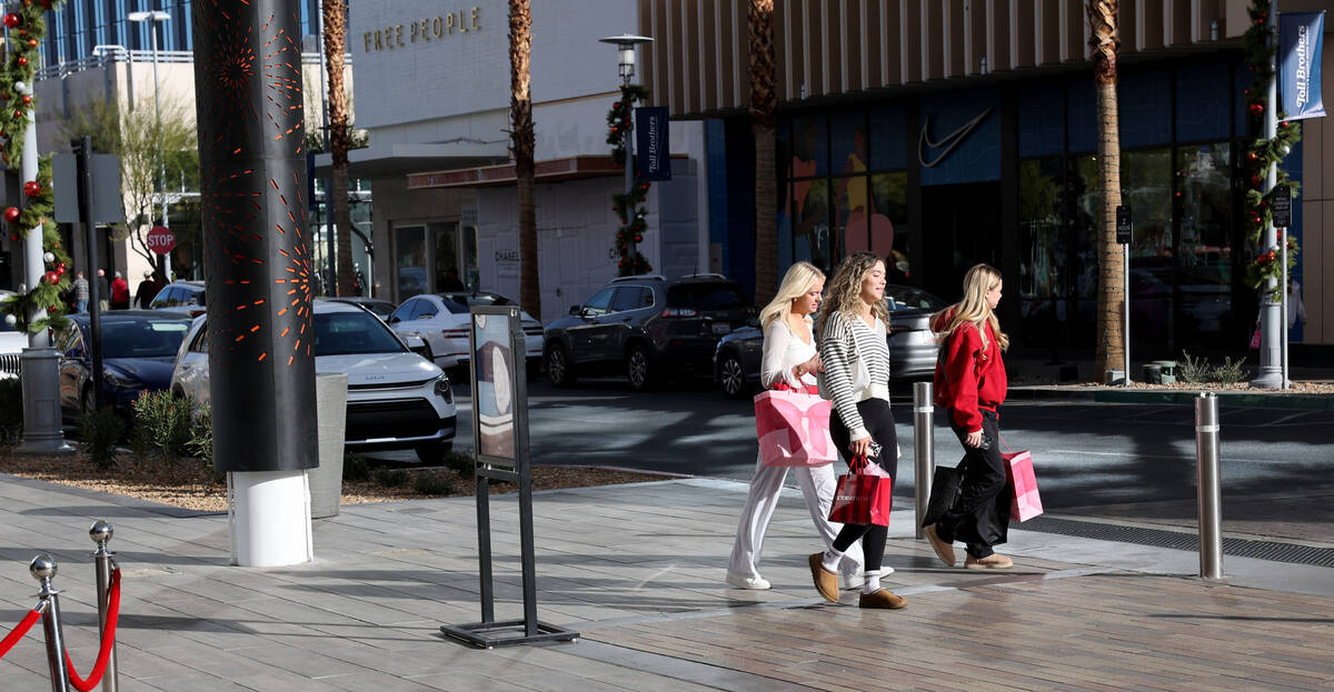 People shop at Downtown Summerlin in Las Vegas on Black Friday, Nov. 29, 2024. (K.M. Cannon/Las ...