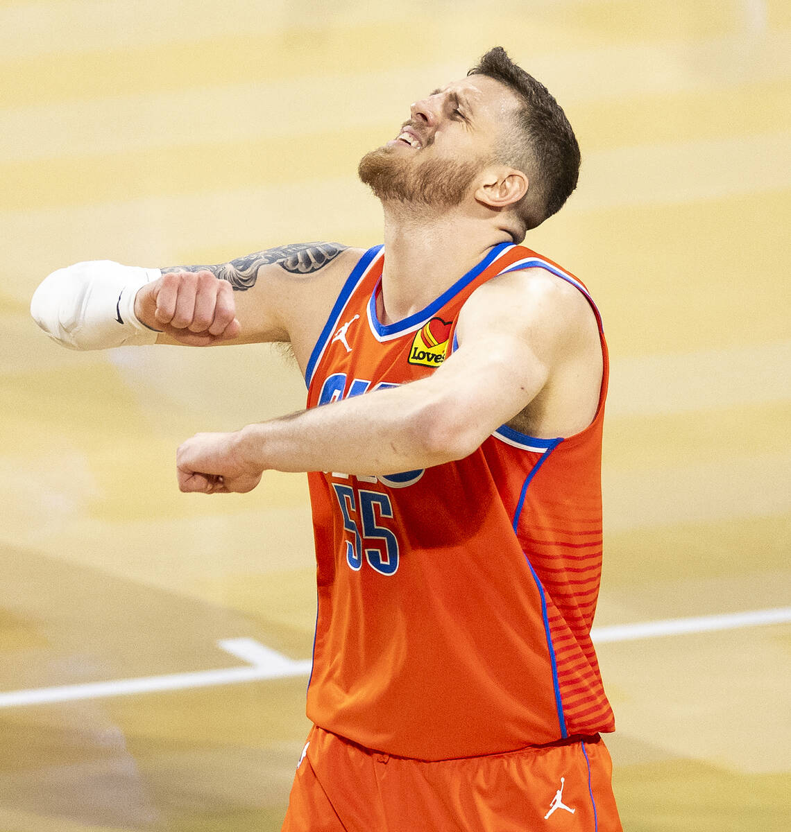 Oklahoma City Thunder center Isaiah Hartenstein (55) pleads for a travel call during the second ...