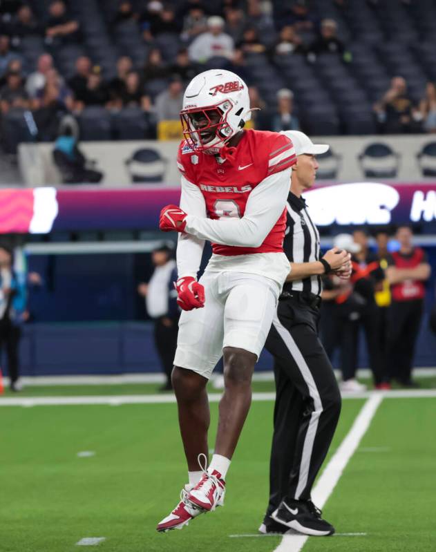 UNLV defensive back Johnathan Baldwin (3) celebrates after a play during the first half of the ...