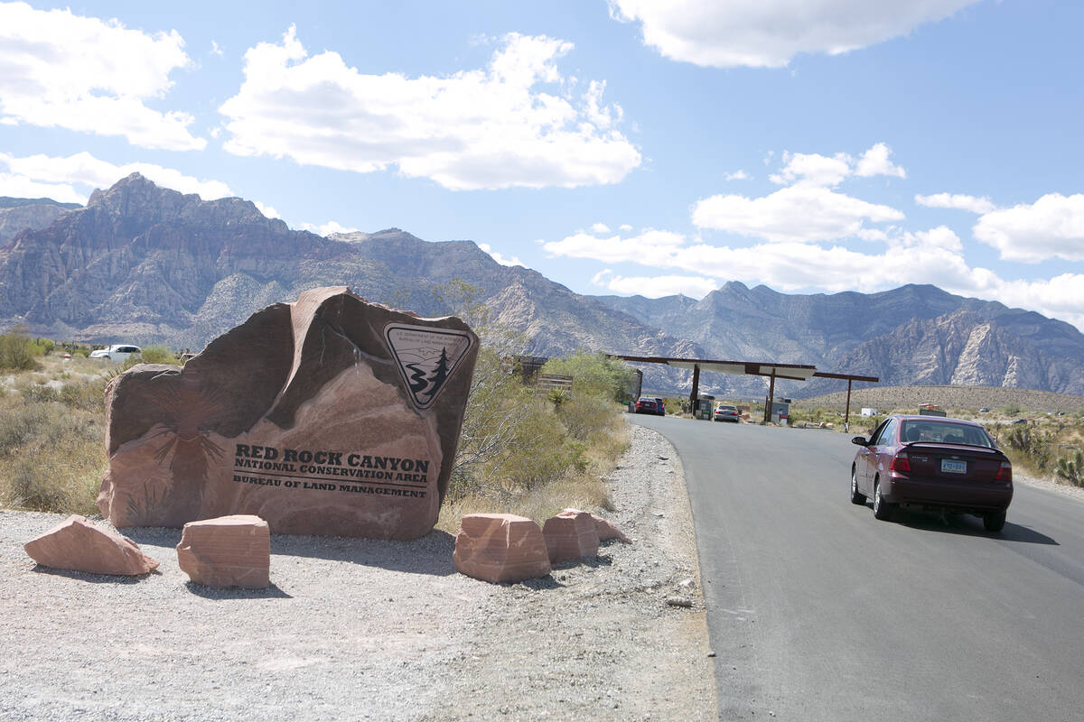 Visitors enter the scenic loop at Red Rock Canyon National Conservation Area. (Las Vegas Review ...