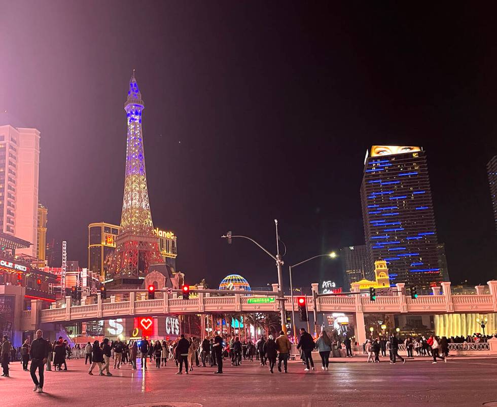 Revelers hit the Strip to ring in the new year. (Katelyn Newberg/Las Vegas Review-Journal)