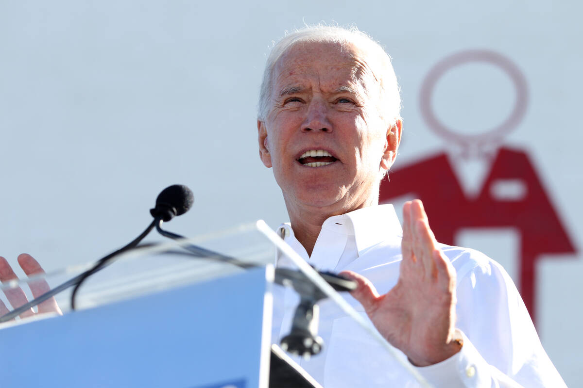 Joe Biden rallies the crowd. (Las Vegas Review-Journal)