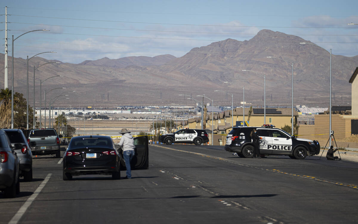 Las Vegas police investigate the scene of a homicide at the 2600 block of North Hollywood Boule ...