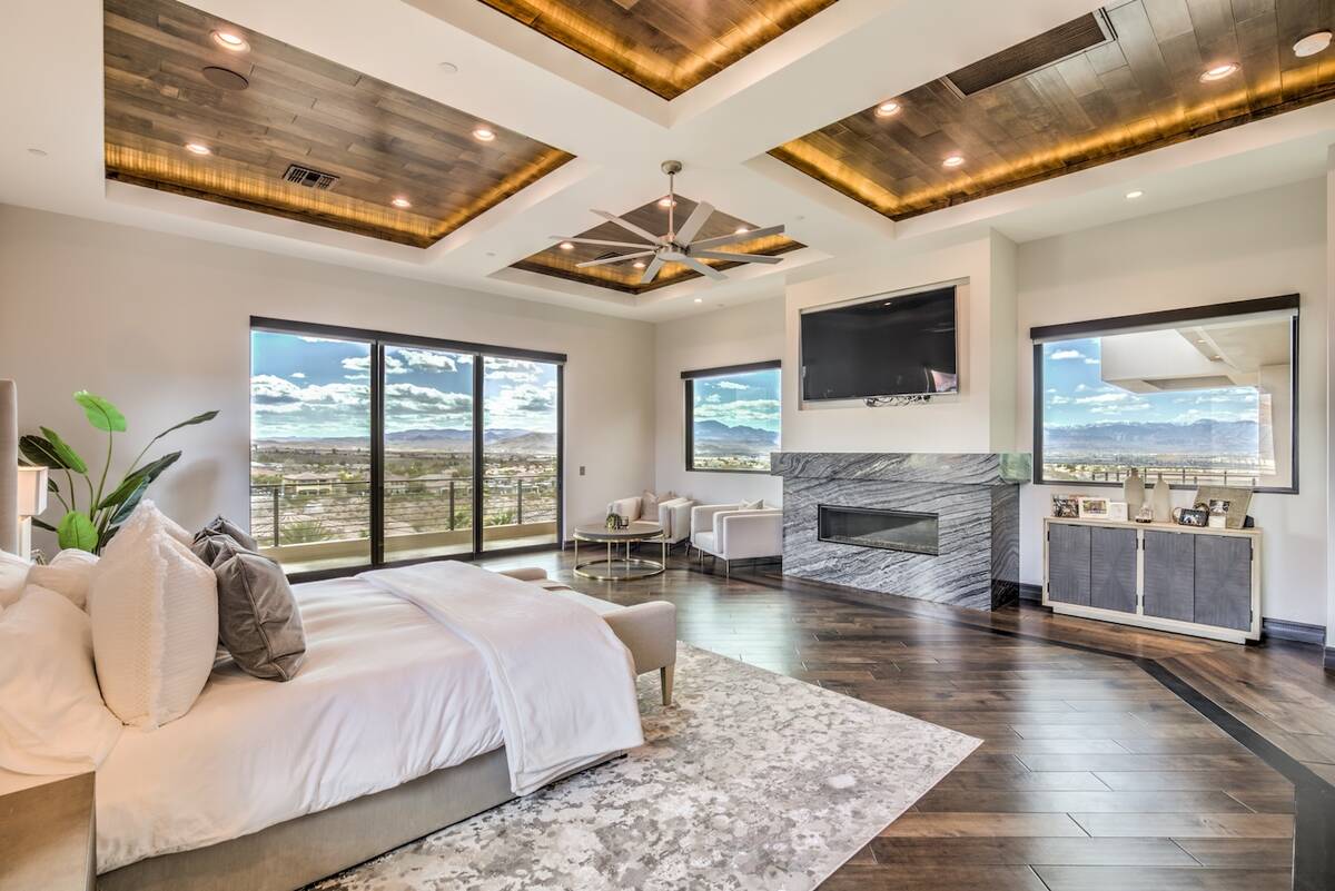 Master bedroom. (Keller Williams Realty Southwest)