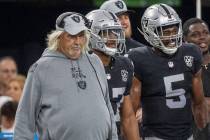 Raiders senior defensive assistant Rob Ryan on the sideline with safety Trey Taylor (37) and li ...